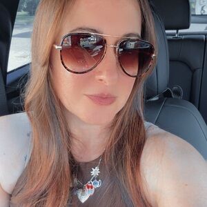 Meet your Posher, Genevieve